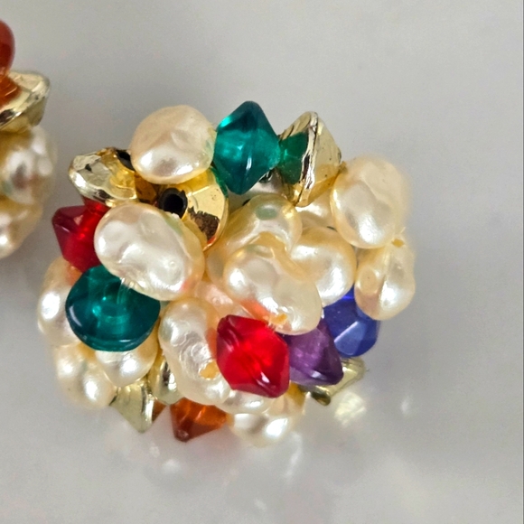 Mid Century Multicolor Chunky Cluster Faux Pearl Earrings - Picture 7 of 9